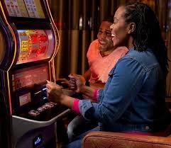 Studio live dealer Pragmatic Play dengan kamera HD dan dealer profesional di platform happy mpo
